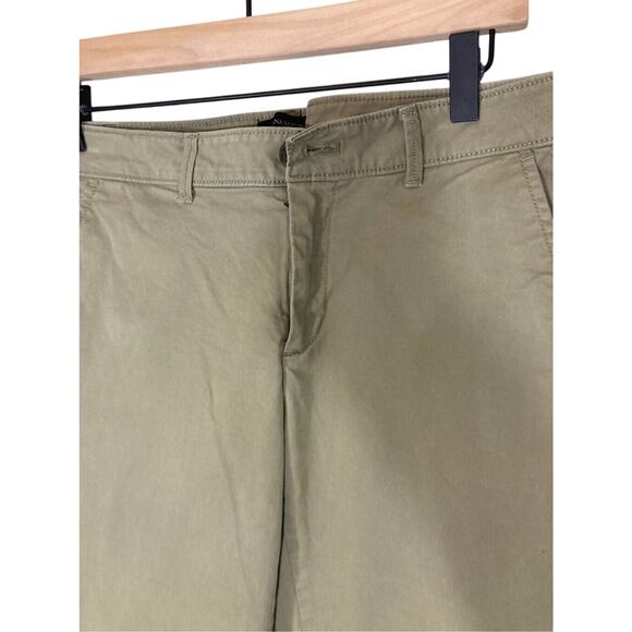 Banana Republic Women's Preppy Girlfriend Fit Bootcut SZ 4 Tan Slacks - Picture 2 of 5